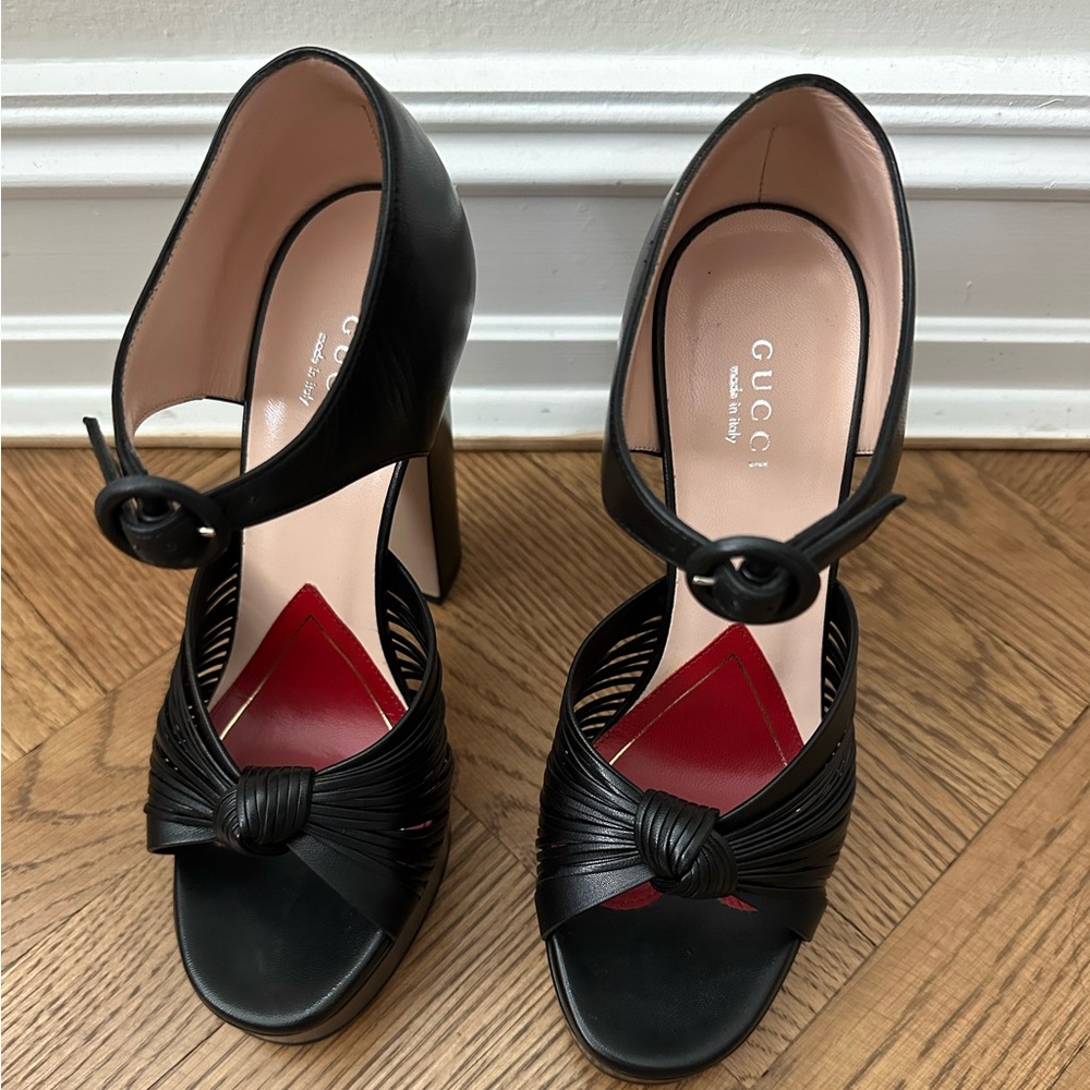 SOLD!! NEW never worn* Gucci Women's Black Leather Heels